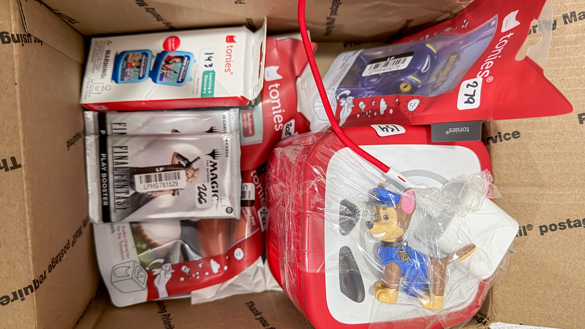 JenJenJig Whatnot order packaging from estate sales and storage units seller review.